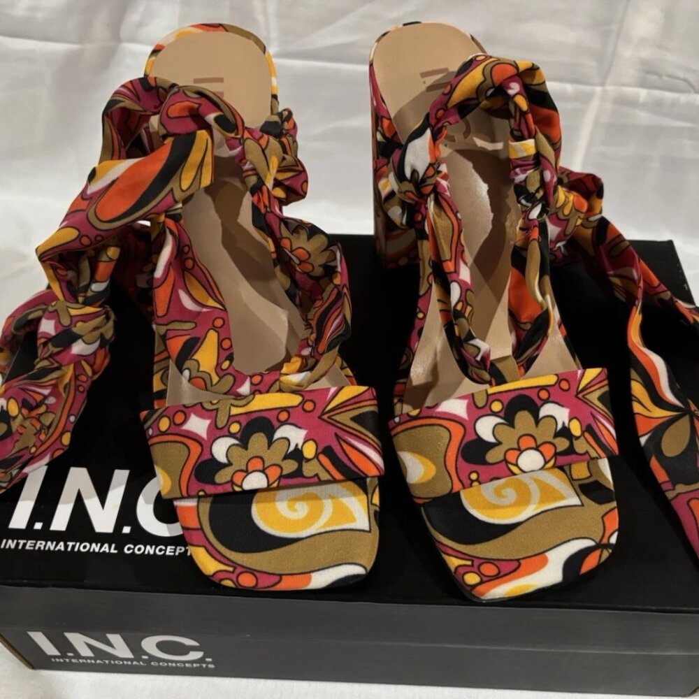 iNC Floral 60s 70s Laeelia Strappy Tie Square Toe Block Heels Shoes Size 5.5